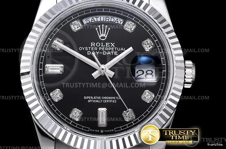 0513 RDD0220E – DayDate 36mm Functional 700